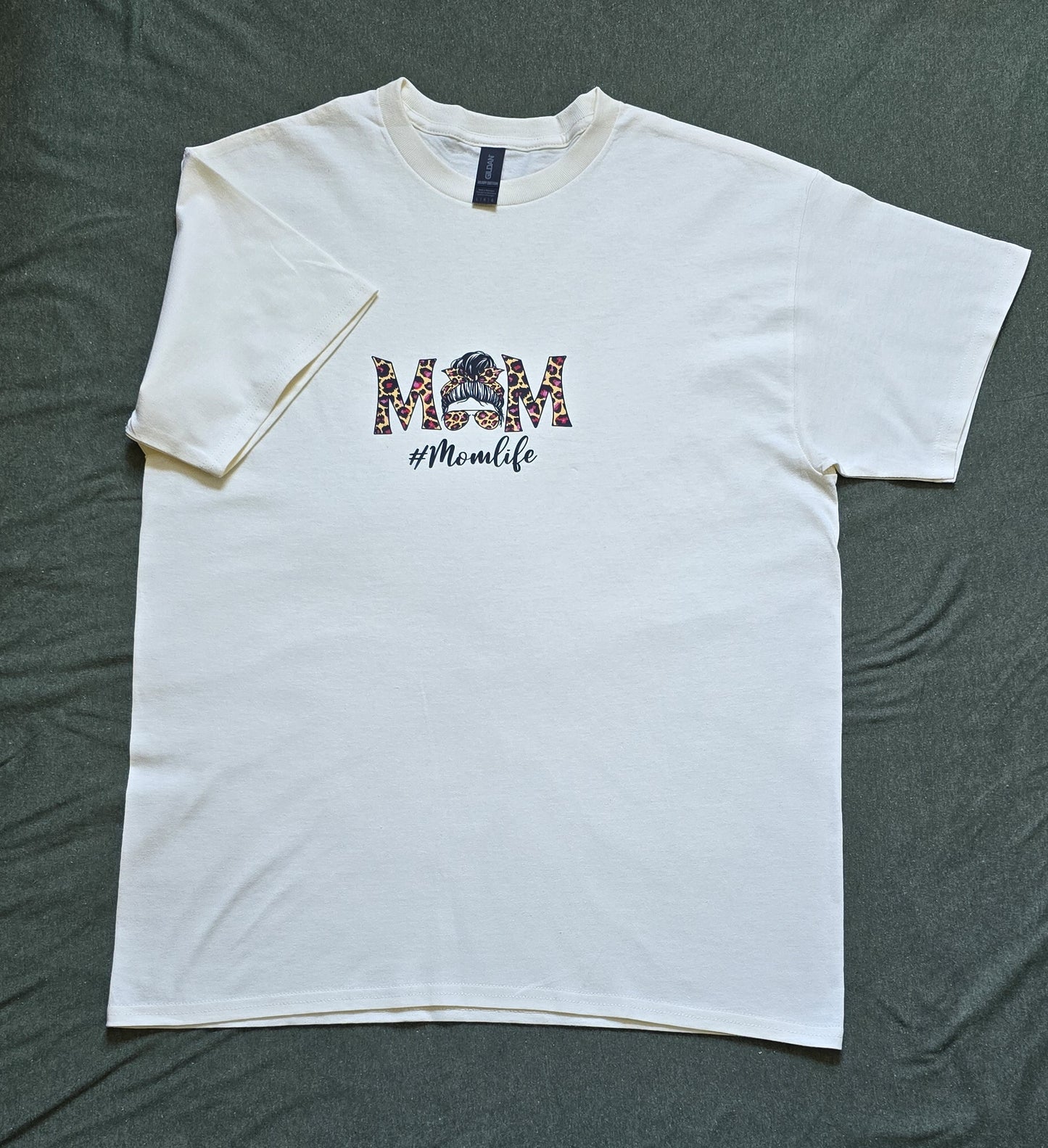 Short sleeve T-Shirt "Mom's Life"